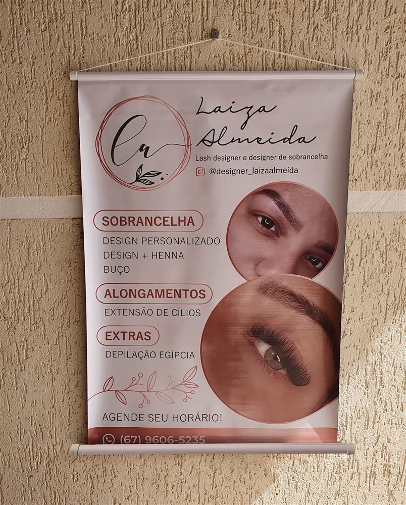 Banner de parede com bastão para designer de sobrancelhas